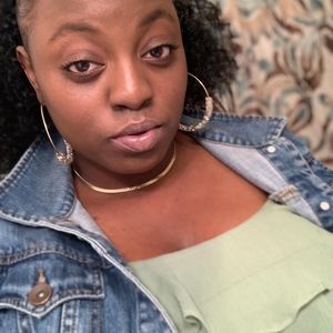 Meet your Posher, Rochelle